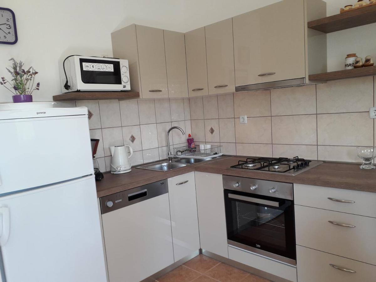 Apartmani Roza Lopar Exterior foto